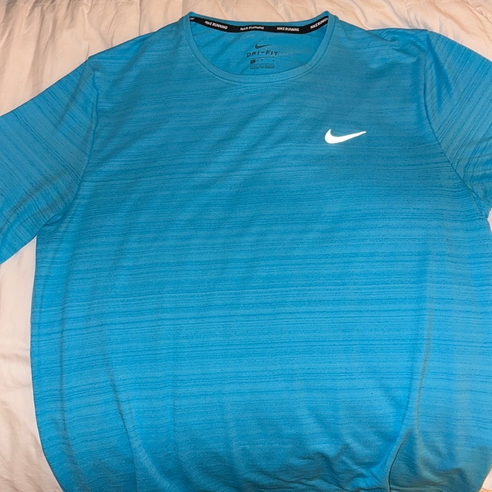 L Nike